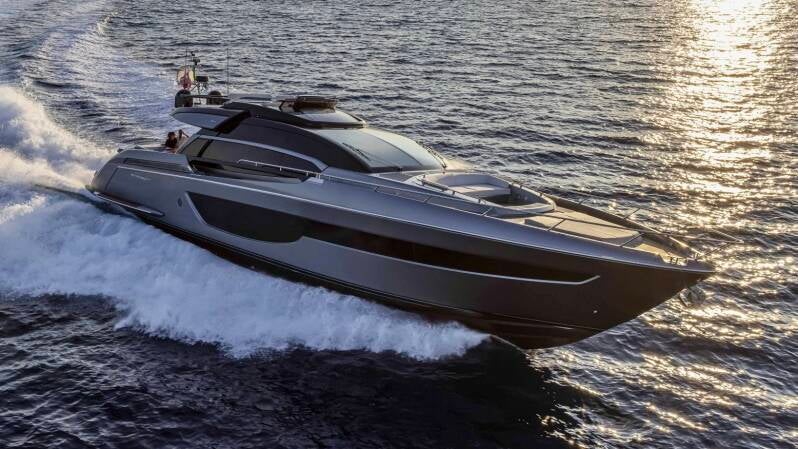 RIVA PERCEO 76 Yacht Charter Saint-Tropez | MSC Yachting Yacht Charter