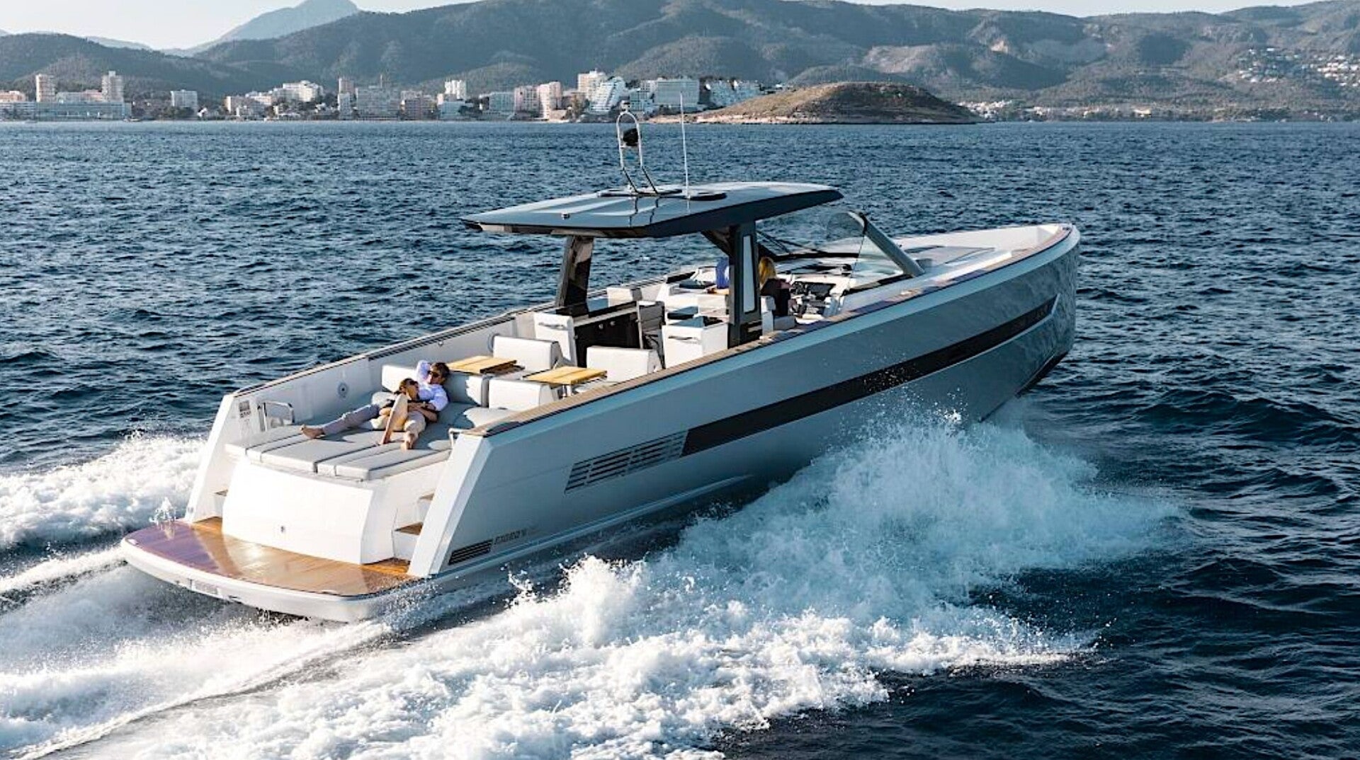 Fjord 52 Yacht Charter Saint-Tropez - MSC Yachting Saint-Tropez