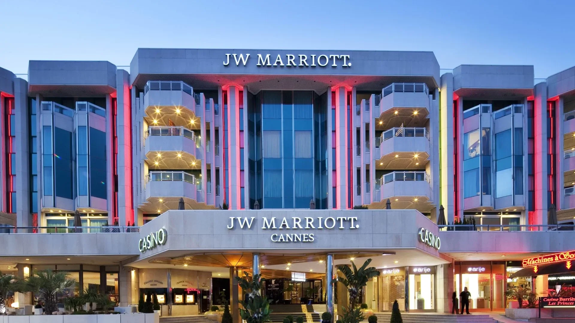 Hotel JW Marriott Cannes Yacht Charter