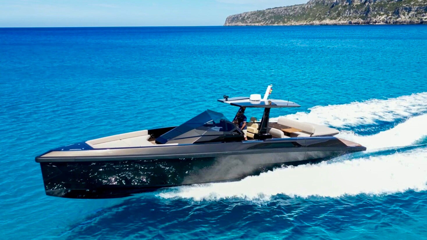 WALLY 48 Yacht Charter Saint-Tropez | MSC Yachting Yacht Charter