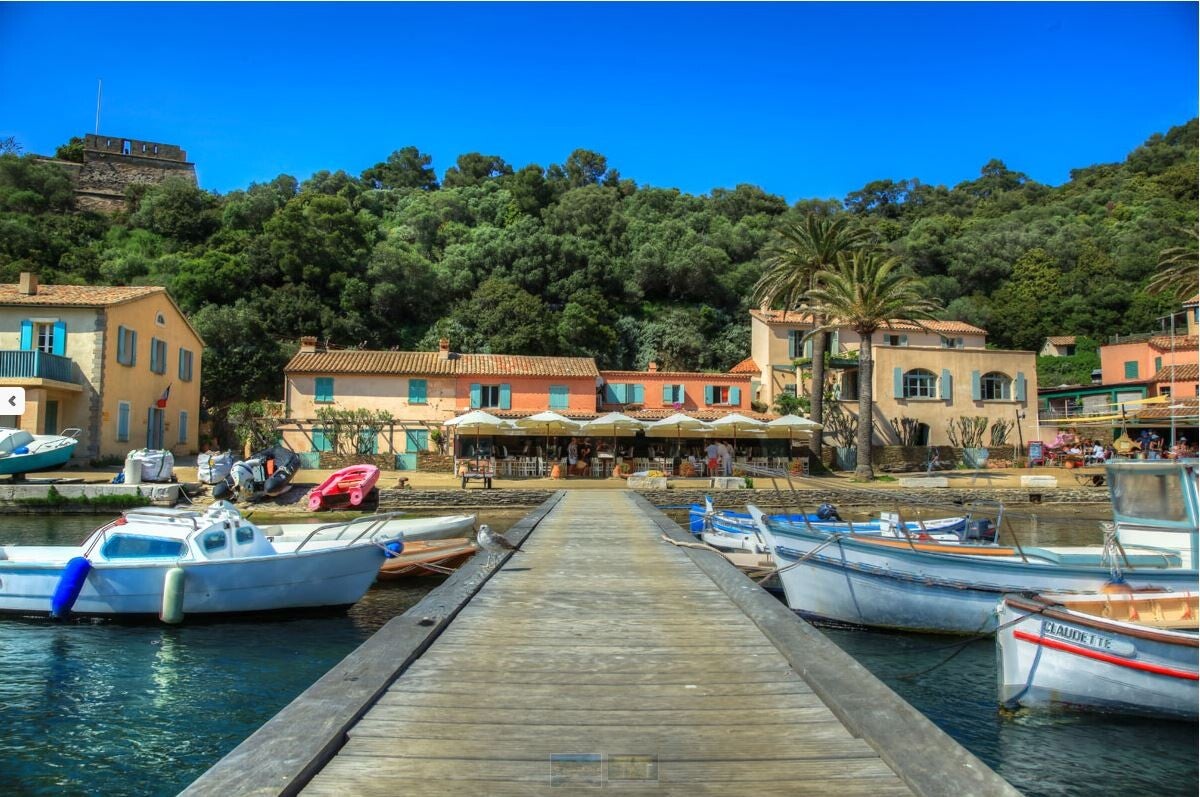 L'Anse de Port Cros - MSC Yachting Yacht Charter Saint-Tropez