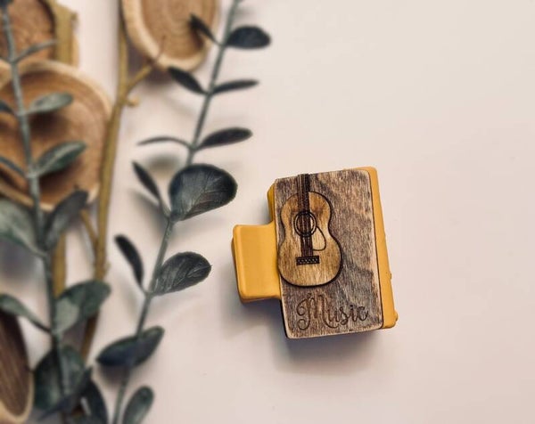Rustic Guitar Claw Clip