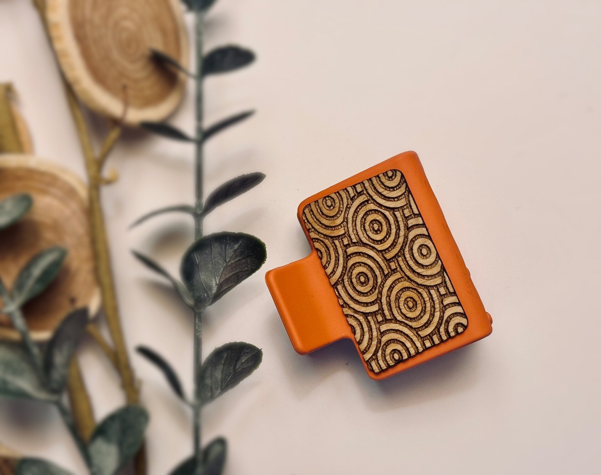 Retro Circle Wooden Claw Clip