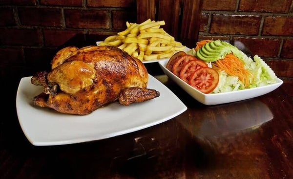 Combo pollo entero (+Patatas +Ensalada)