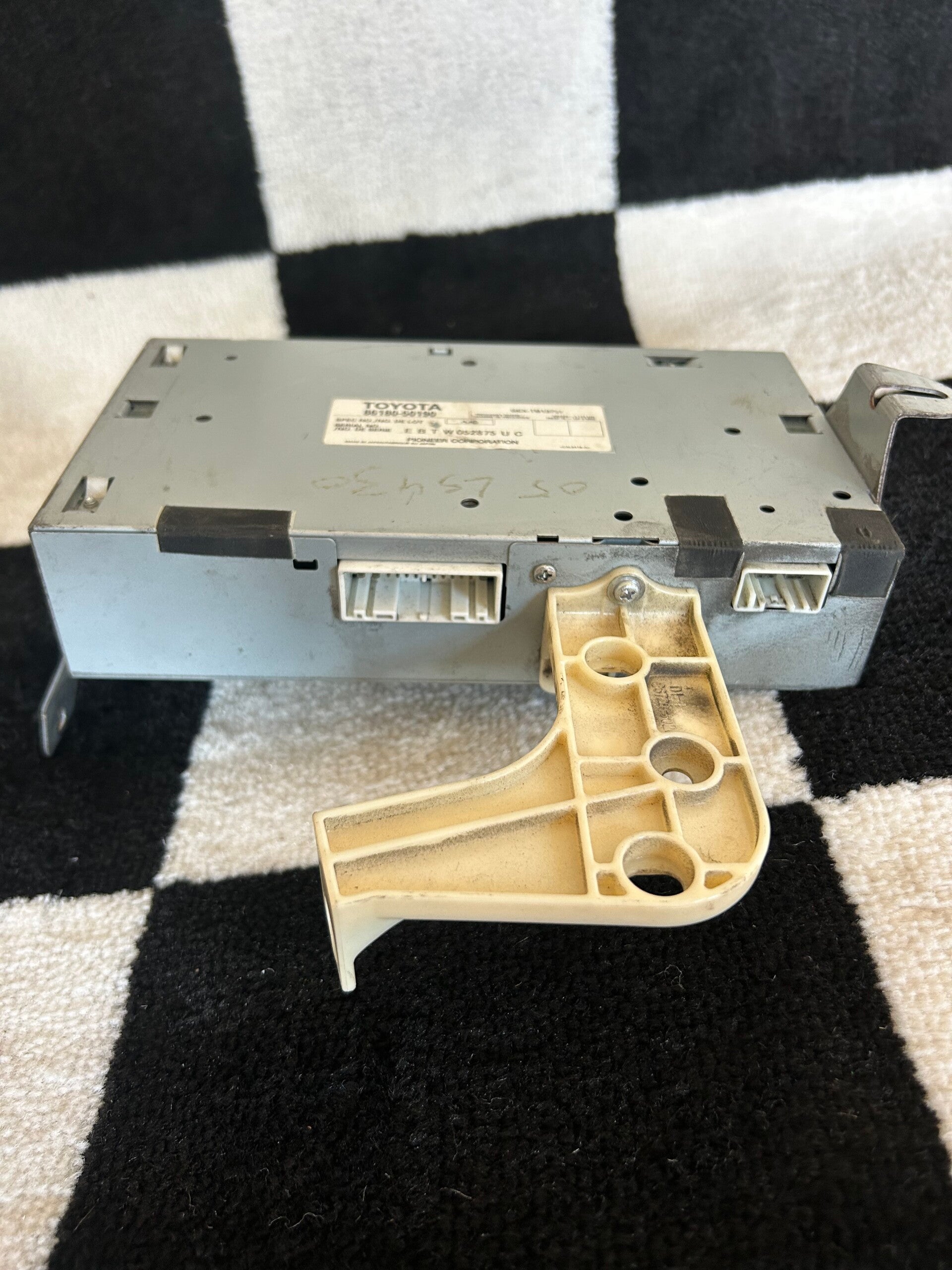 2004–2006 Lexus LS430 OEM Pioneer Audio Tuner Module 86180-50190