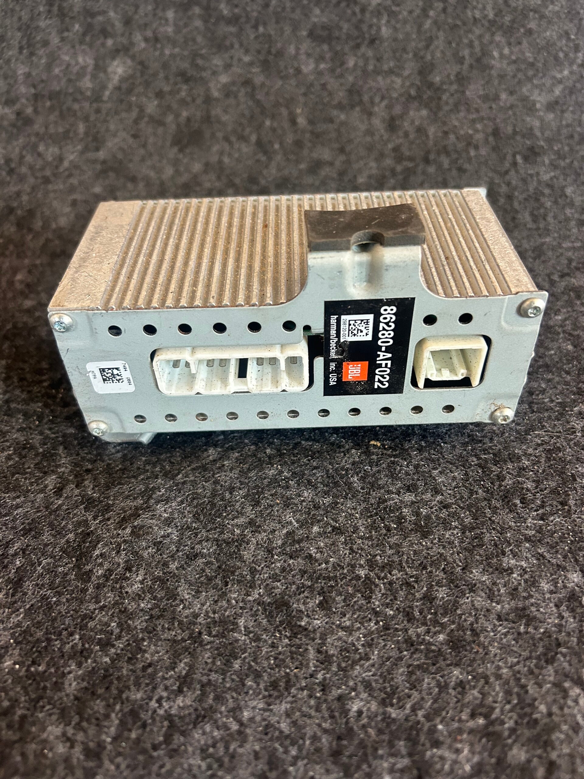 2001–2007 Toyota Sequoia OEM JBL Audio Amplifier 86280-AF022