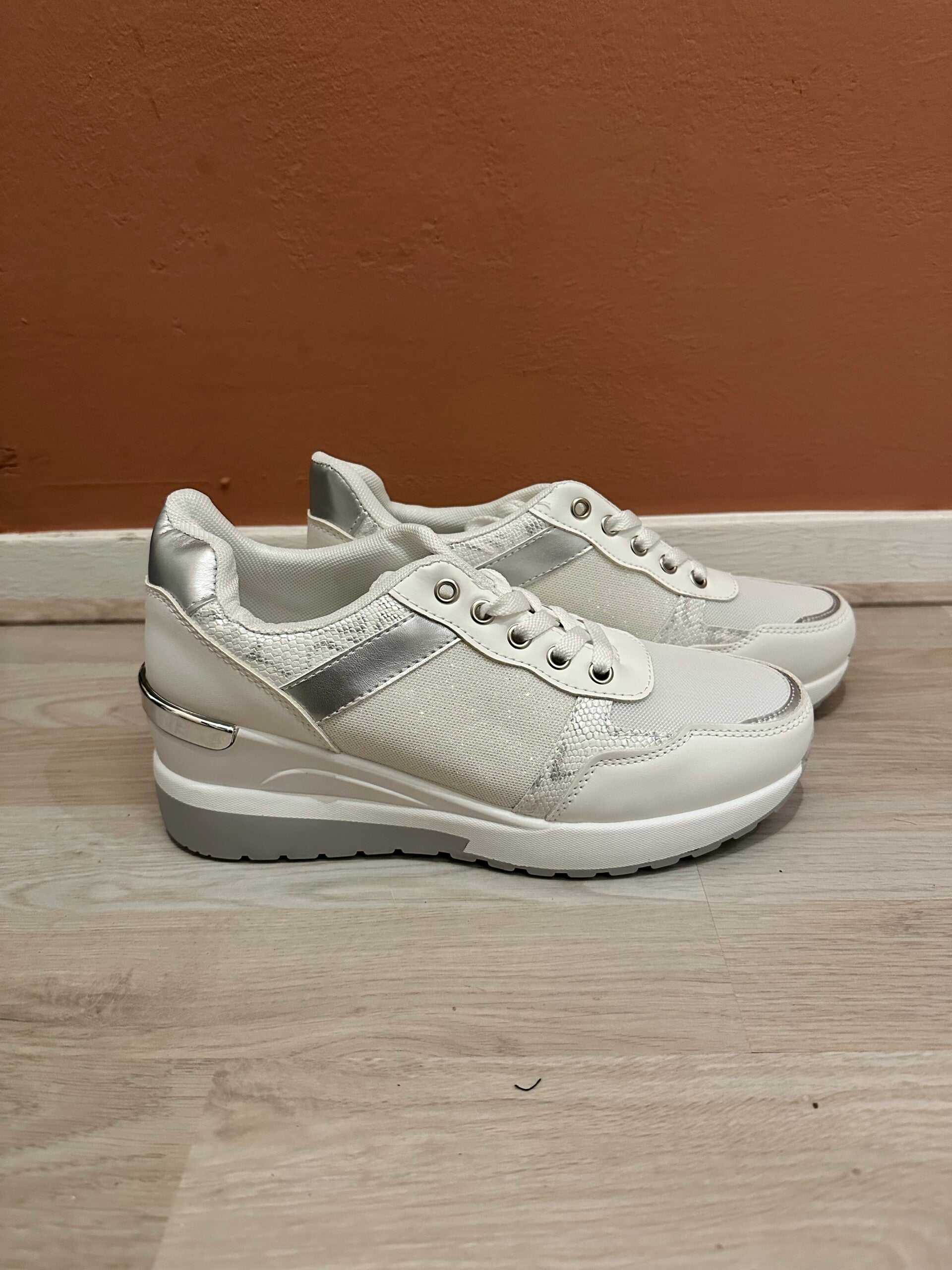 Witte Dames Sneakers Maat 41