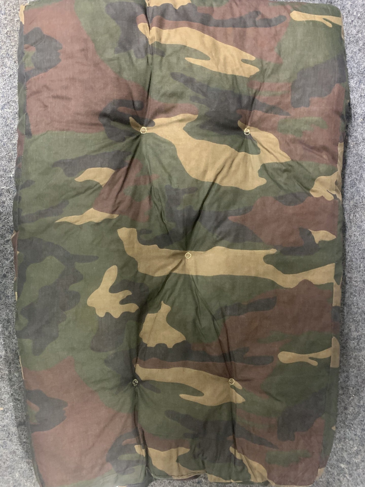Coussin chien 90x60 couleur armee