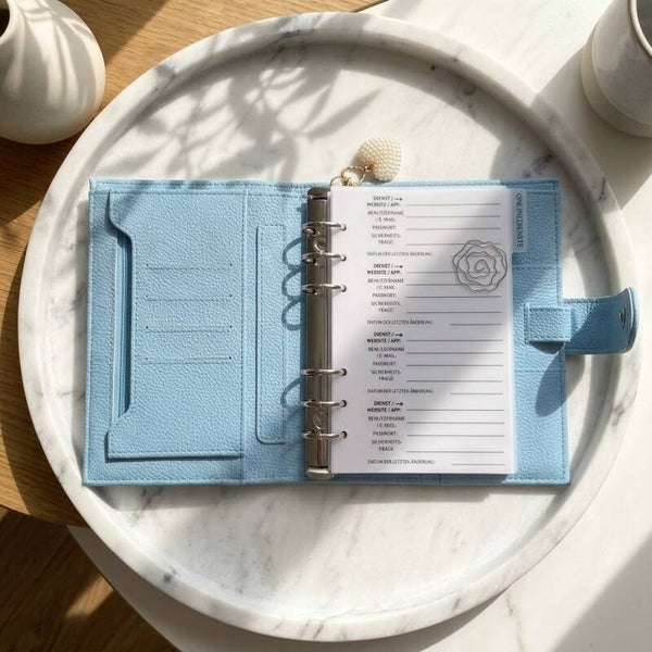 Transparentes Passwort-Register mit Tracker (Personalisierbar)