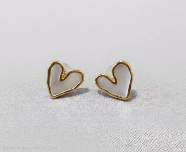 Pure hearts studs