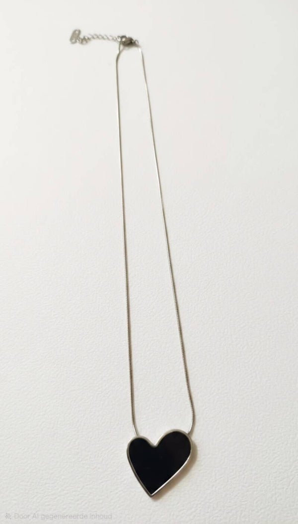 Noir heart necklace