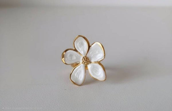 Flower ring