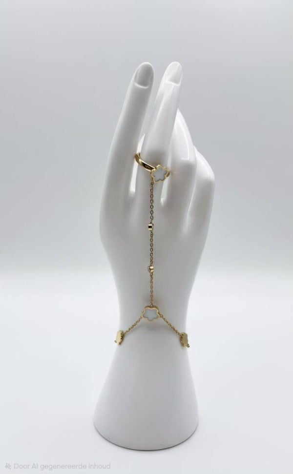 White clover handchain