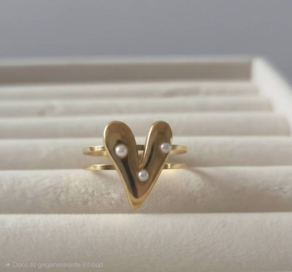 Amora pearl heart ring