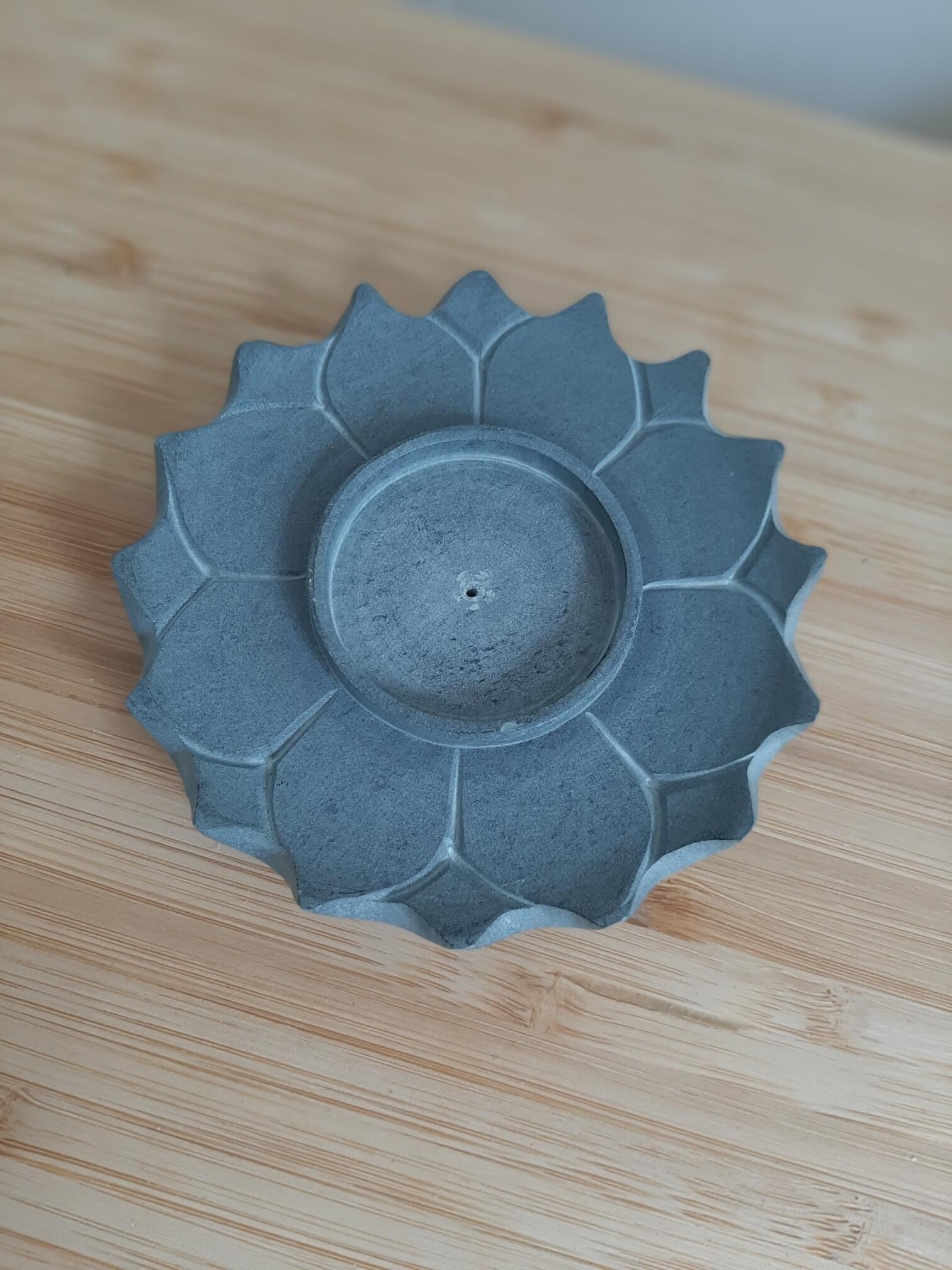 Theelicht/Wierookhouder Lotus Zeepsteen