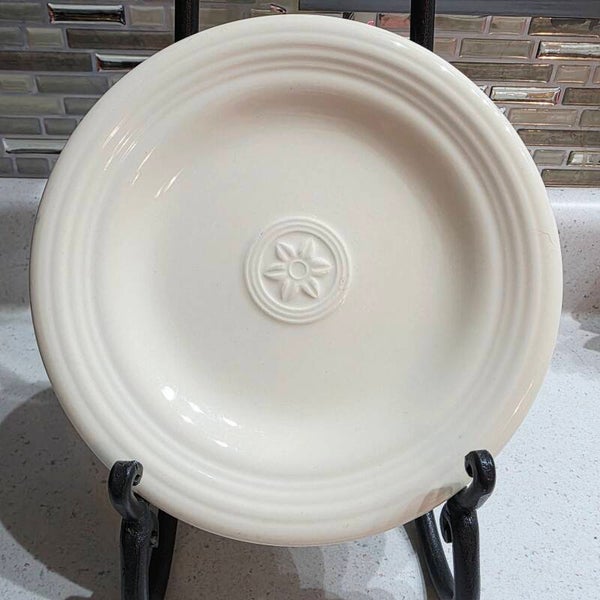 Petals Cream (Gardenia) By Oneida Cream Embossed Salad/Dessert Plate 8 1/8”