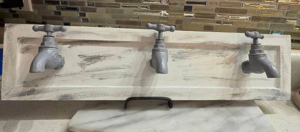 3-Hook Faucet Knob Plaque Wall-Mounted Hook Rack Rustic Farmhouse White/Gray