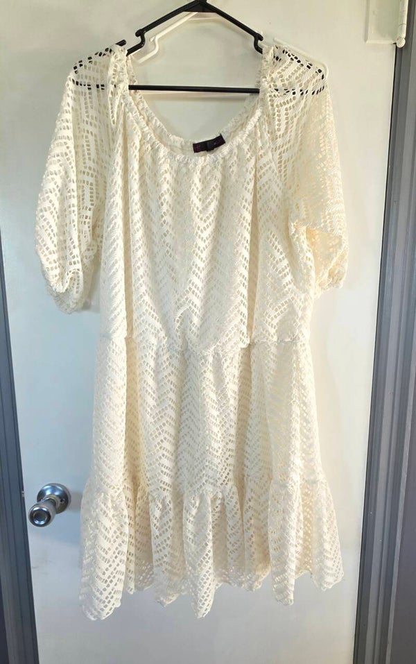 Heartsoul Women’s Plus 2X Ivory Lace V-Neck Lined Eyelet Dress 3/4 Puff Sleeve