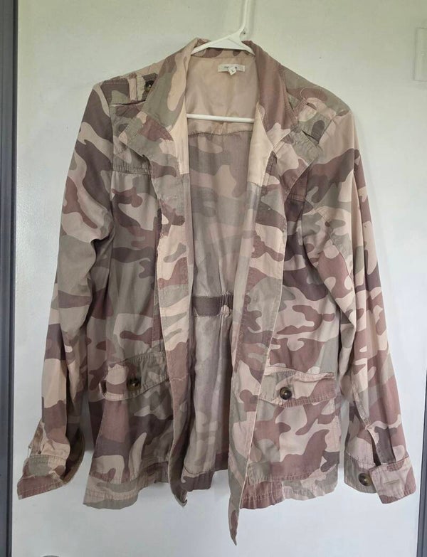 Maurices Women's Pink & Tan Desert Camo Utility Jacket Size Large