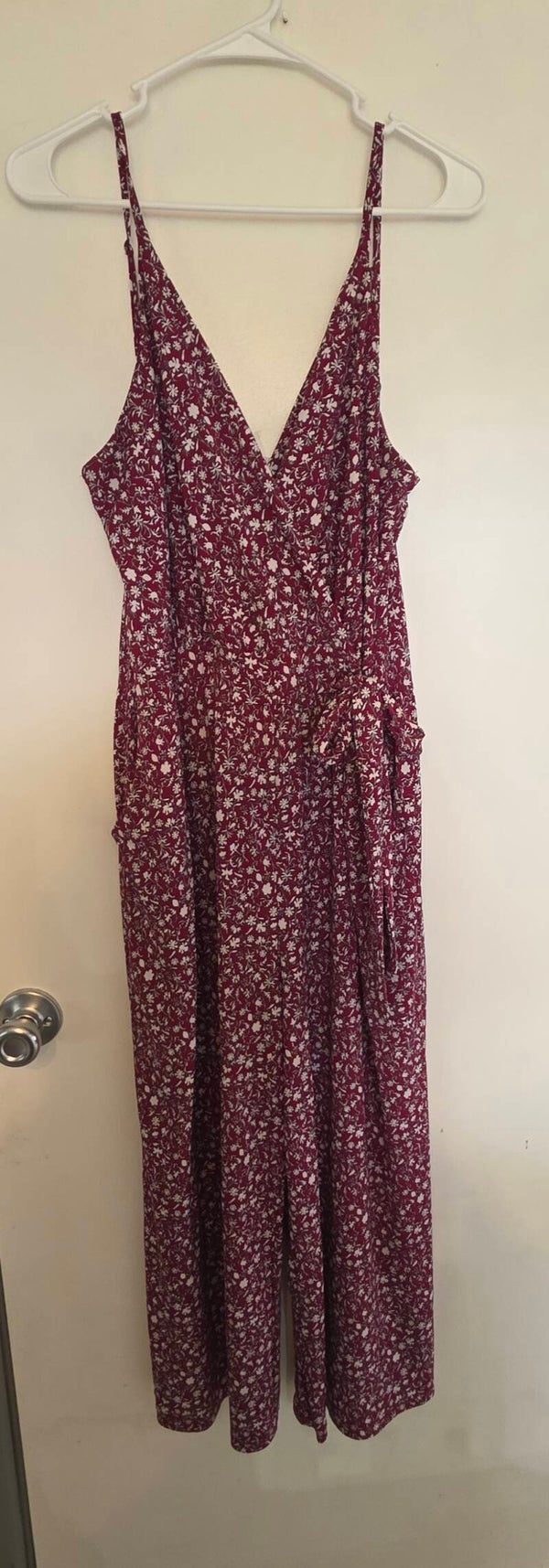 Women's XL Kaleigh Floral Knit Crop V-Neck Adjustable Strap Jumpsuit