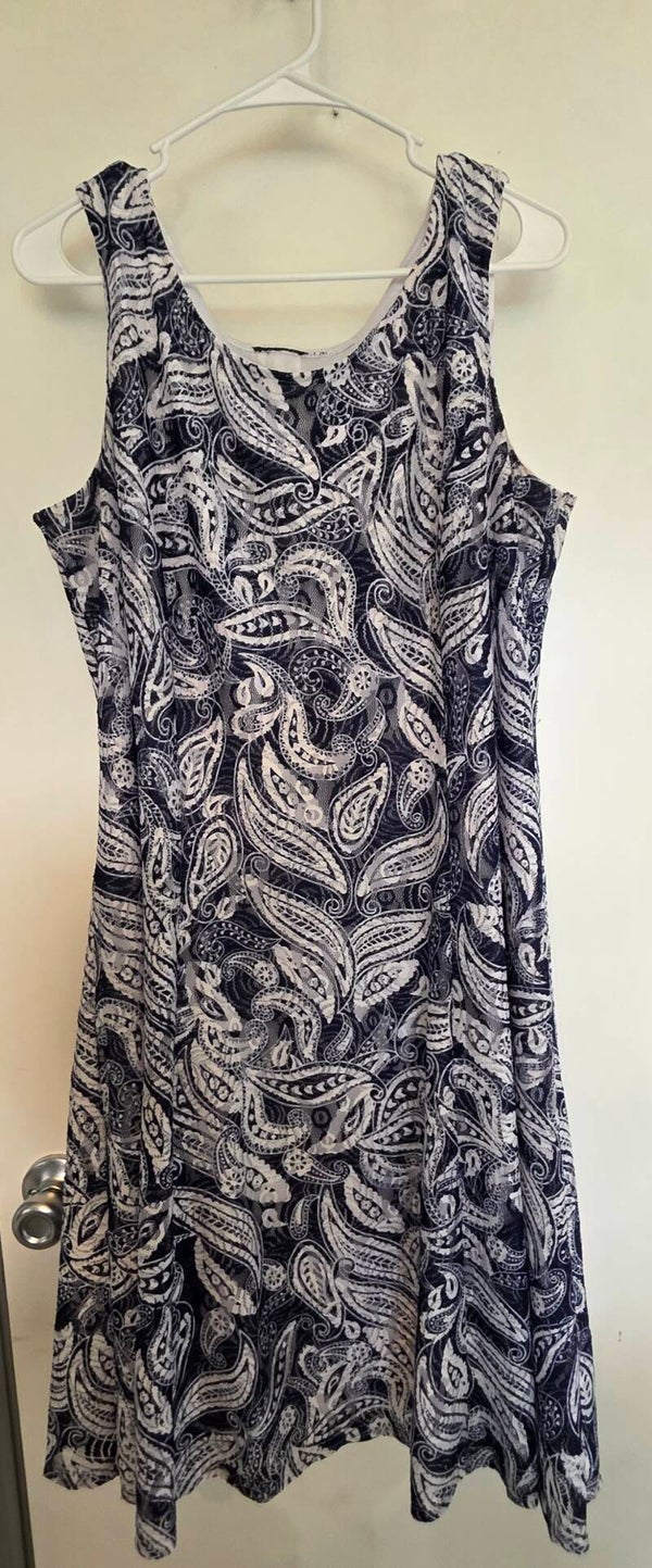 Perceptions Women’s XL A-Lined Blue/White Paisley Sleeveless Lined Shift  Dress