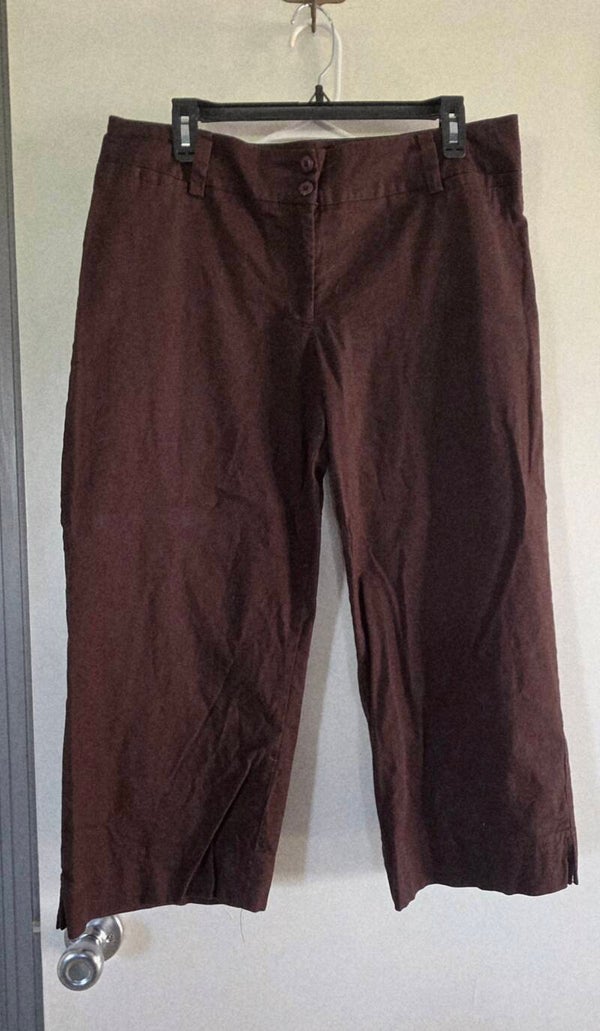 AGB Women’s Size 12 Brown Mid-Rise Straight Twill Capri Pants w/  Back Pocket