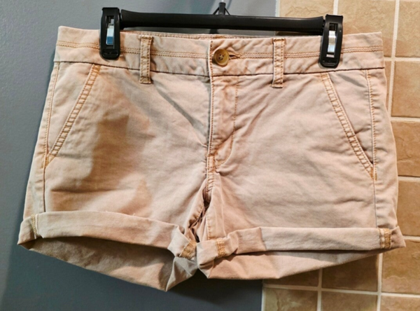 American Eagle Outfitters Khaki Midi Stretch Chino Shorts Women's Size 6