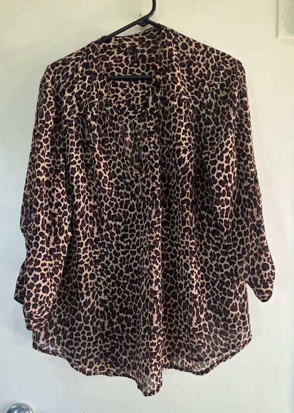 Maurices Women's XL Leopard Print V-Neck Button Front 3/4 Sleeve Blouse