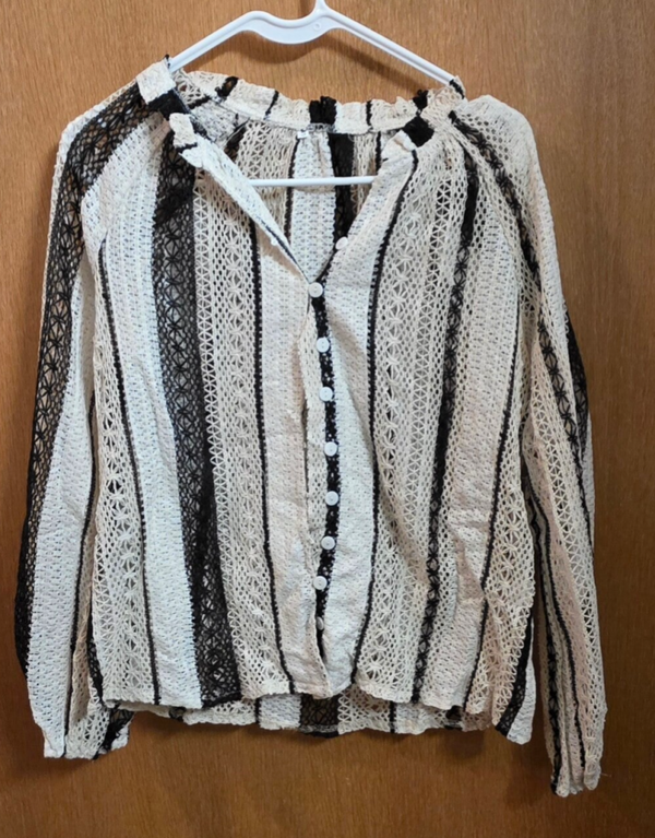 NWOT Women's S Black/White Striped Boho Crochet Button-Front Long Sleeve Top