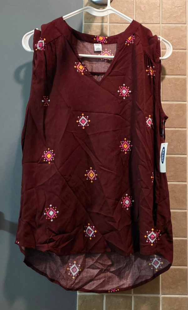 NWT Old Navy Women's S Tribal Maroon Sleeveless V-Neck Pullover Blouse