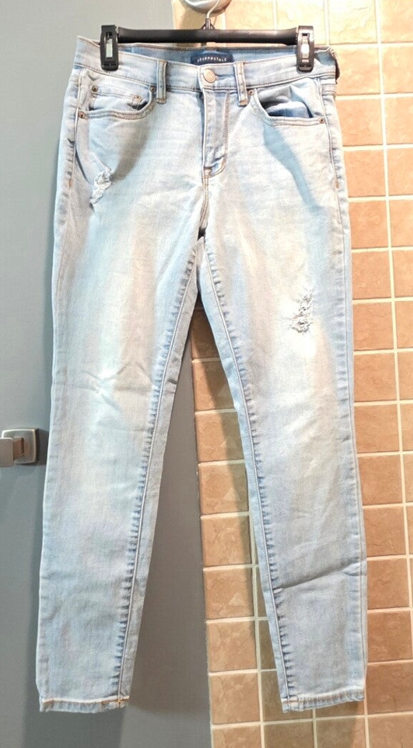 Women’s Aéropostale High Waisted Light Wash Stretch Jeggings Size 6 Short