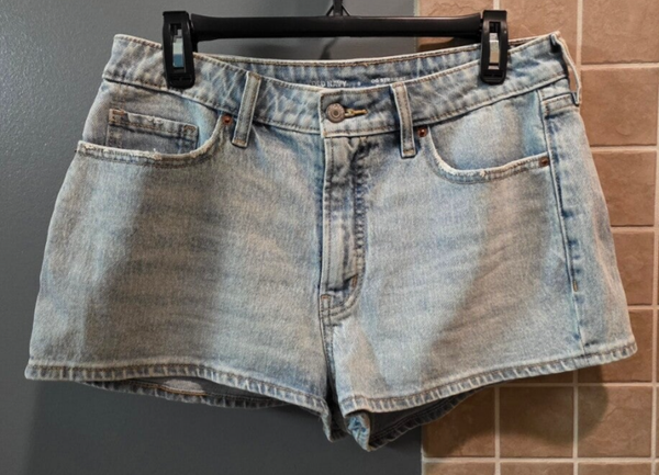 Old Navy High-Waisted OG Straight Cut-Off Jean Shorts Women's 8