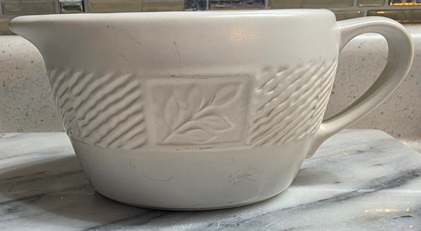 Pfaltzgraff Sierra White Lines Embossed Leaf Gravy Boat