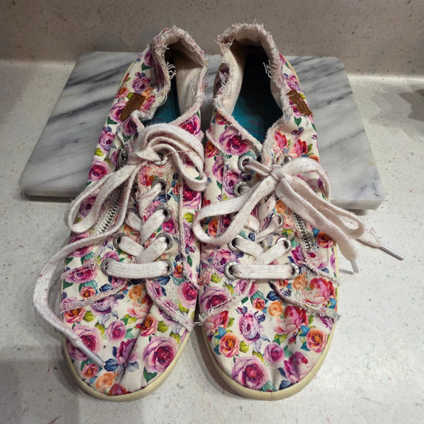 Blowfish Malibu Women's Distressed Rose Floral Sneakers Size 8