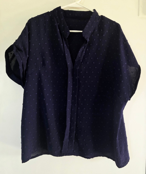 Women's XL Navy Blue Button-Up Swiss Dotted Short Sleeve Blouse w/ Collar