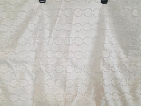 Threshold Queen White Circle Pattern Pillow Cases Set of 2