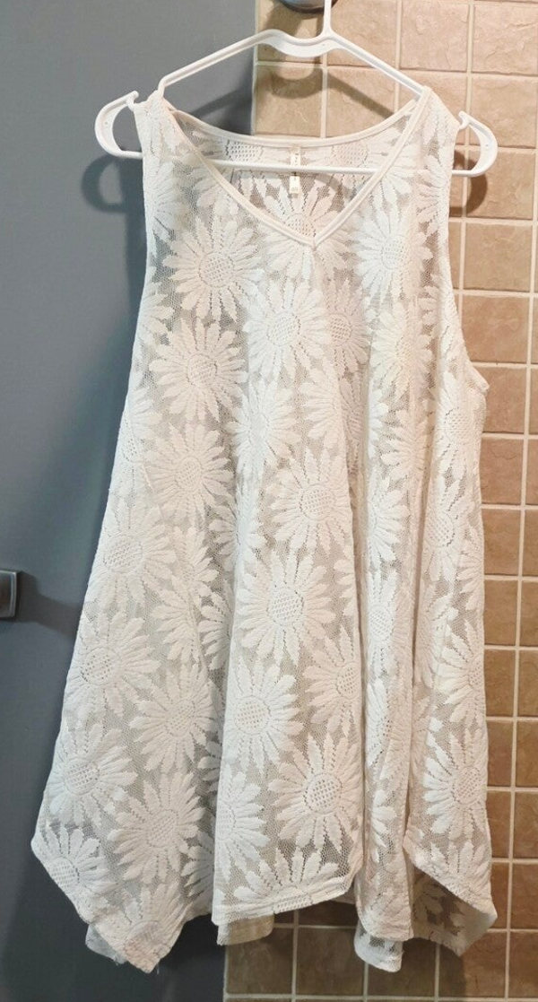 India Boutique Women’s White Floral Lace Sleeveless Cover-Up-One Size
