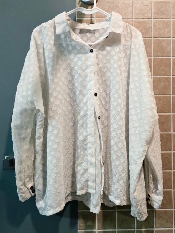 Ces Femme Women's M White Oversized Jacquard Sheer Collared Button-Down Blouse