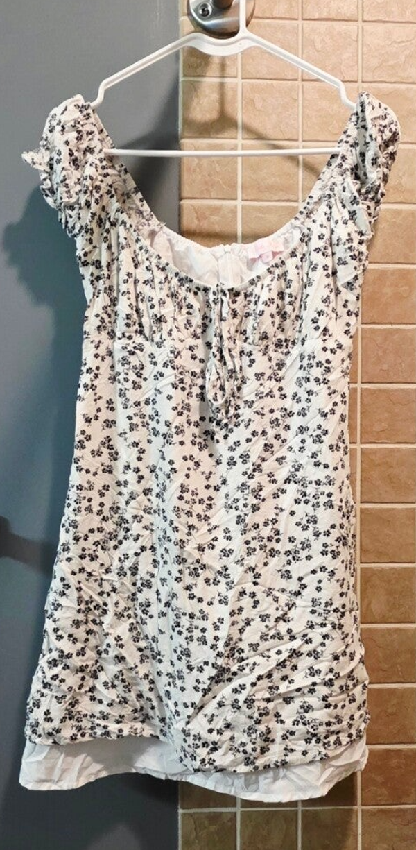 Pink Lily Boutique Women’s M Roadside Daisies White/Black Floral Babydoll Dress