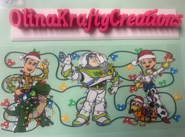 Kids Wraps Buzz’s Christmas