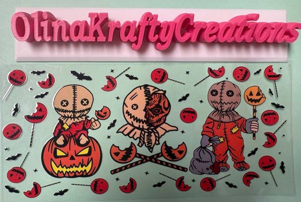 Scarecrow eating lollipops