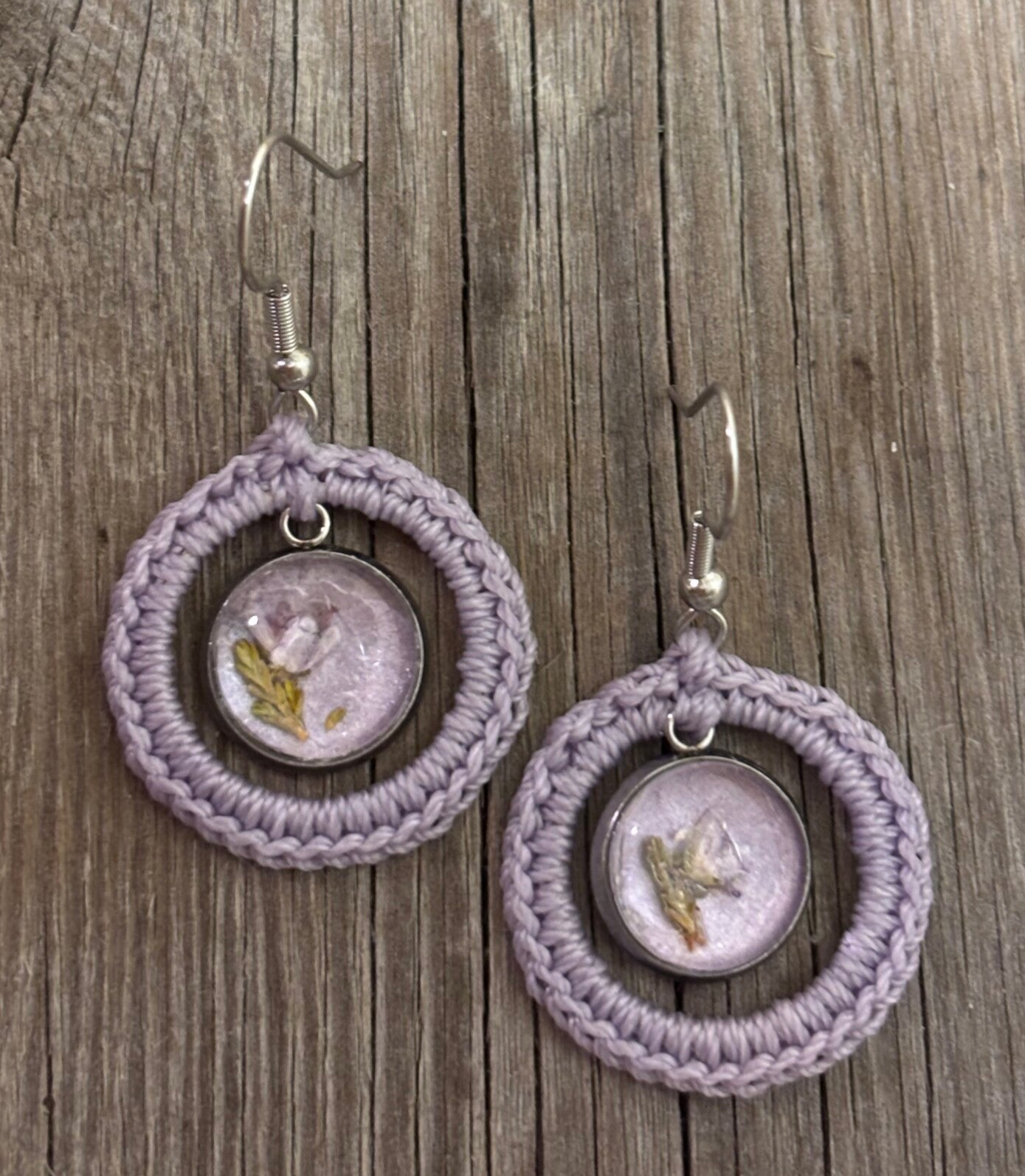 Aune Helena Kanerva lila korvakoru