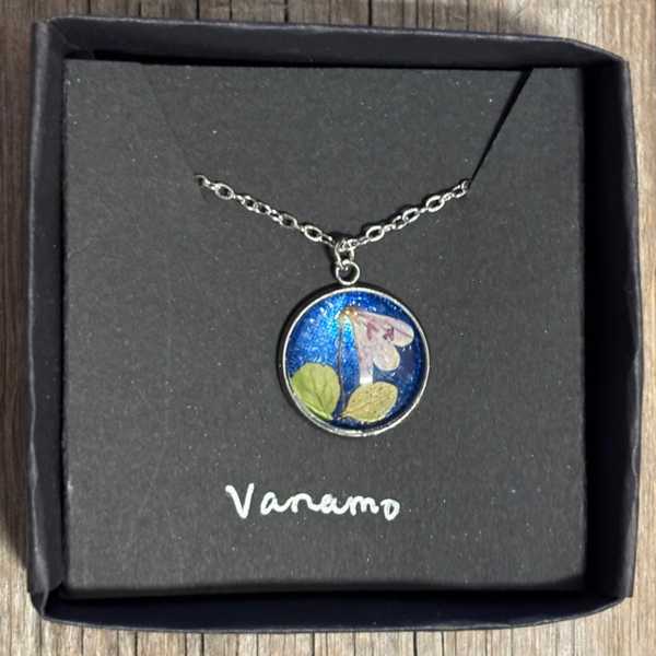 Vanamo tummansininen L kaulakoru