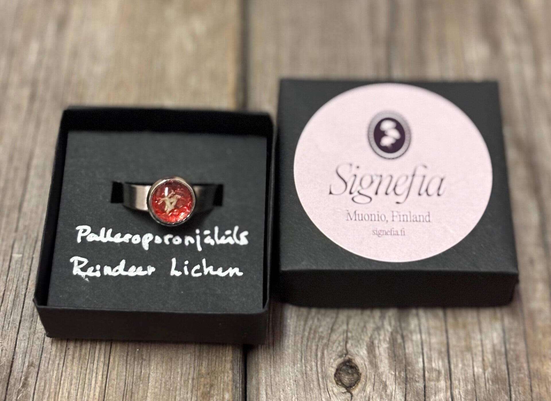 Palleroporonjäkälä punainen sormus