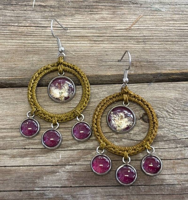 Matilda suopursu ja ruusunterälehti vaaleaoliivinvihreä korvakoru