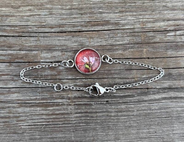 Kanerva pihlajanlehdellä rannekoru