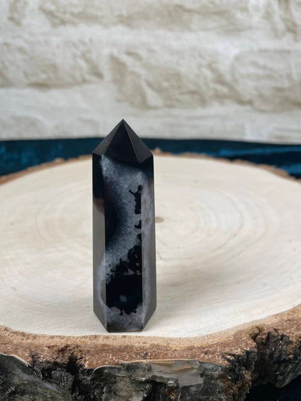 Schwarzer Achat (Onyx) Turm