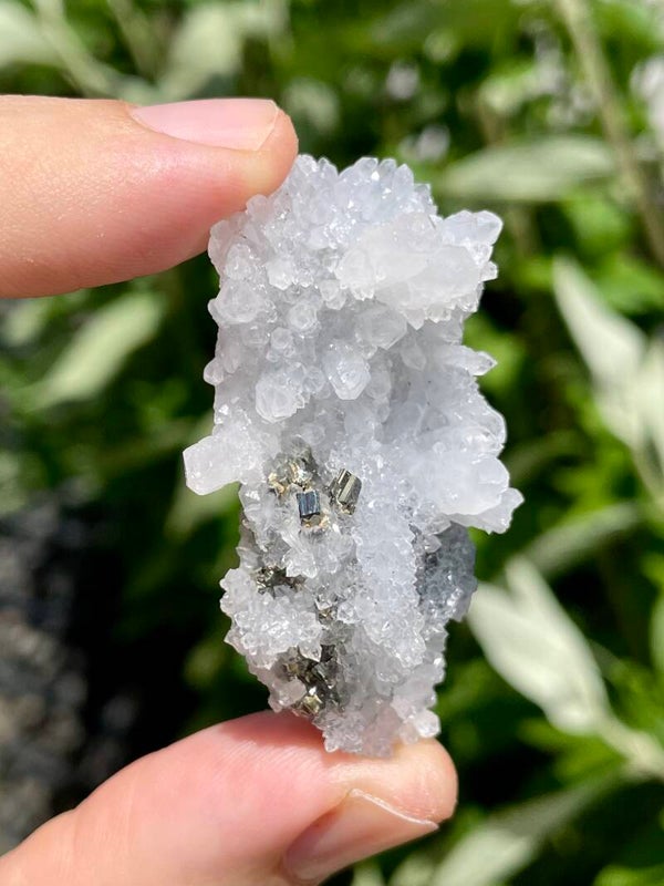 Quarz auf Galenit mit Pyrit aus Madan