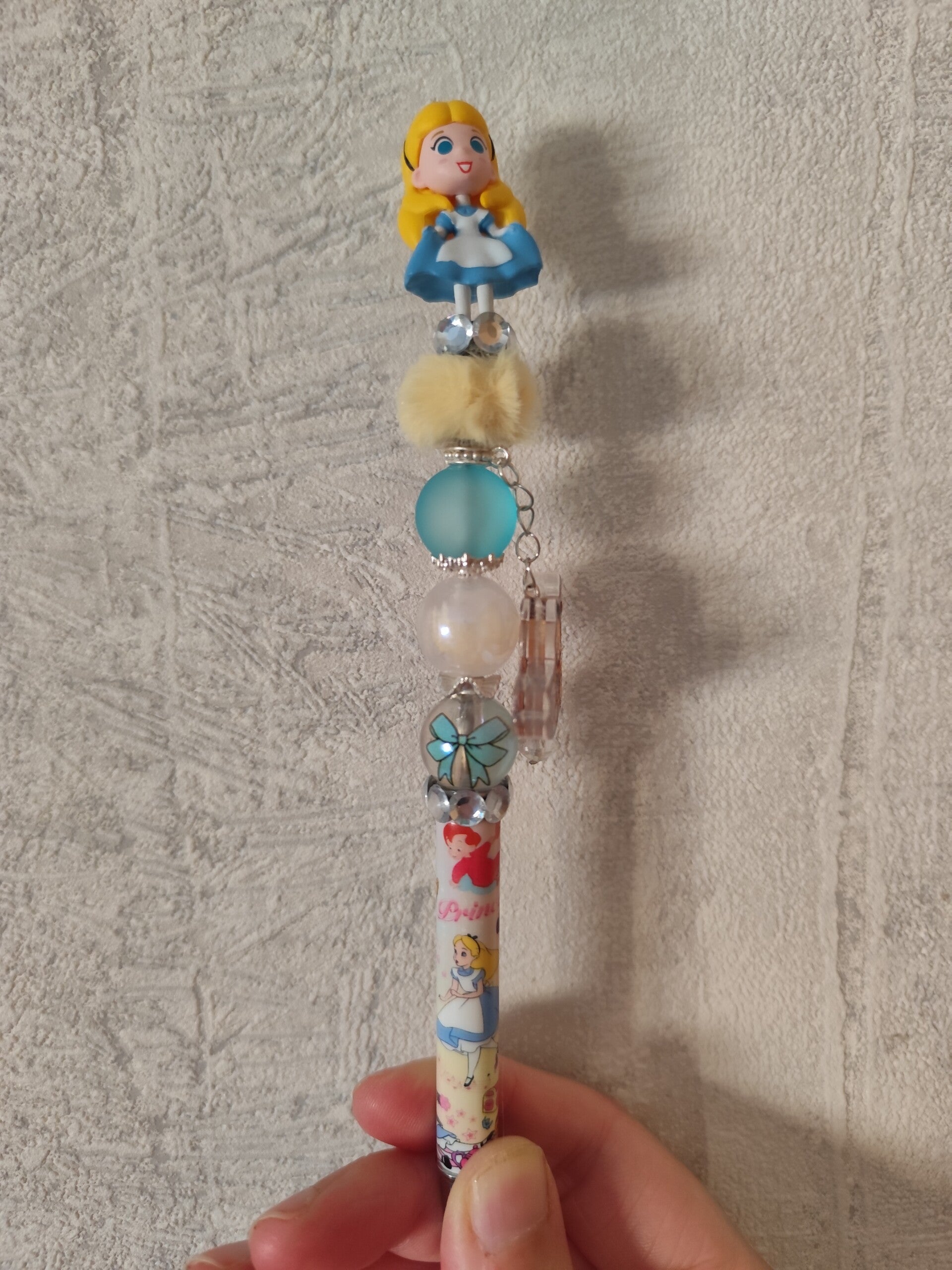 Stylo personnalisé en perles – Univers féerique bleu et turquoise