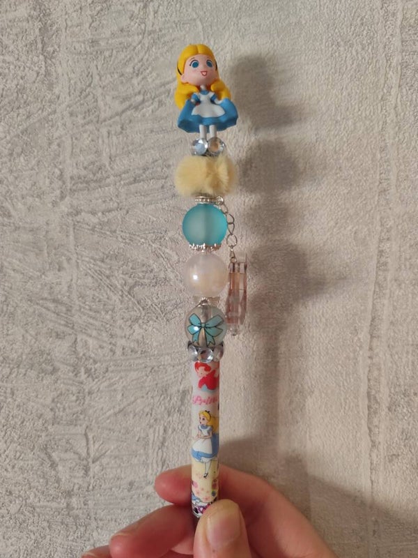 Stylo personnalisé en perles – Univers féerique bleu et turquoise